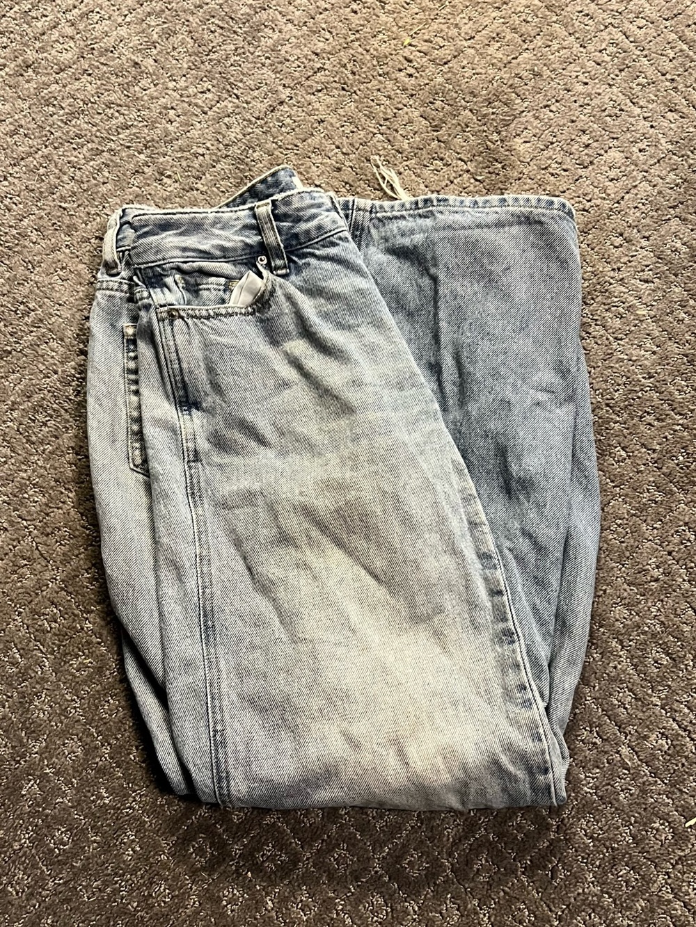 Light Wash Women’s Low-Rise Jeans